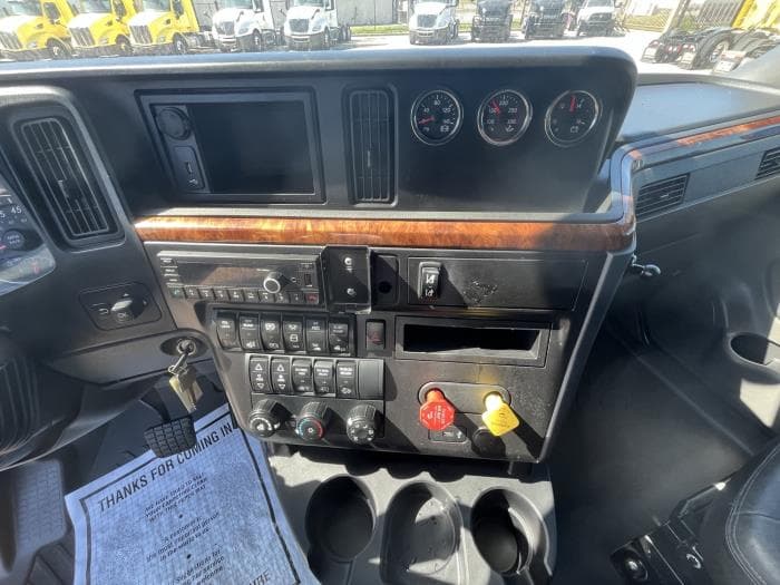 2022 International LT — photo 20
