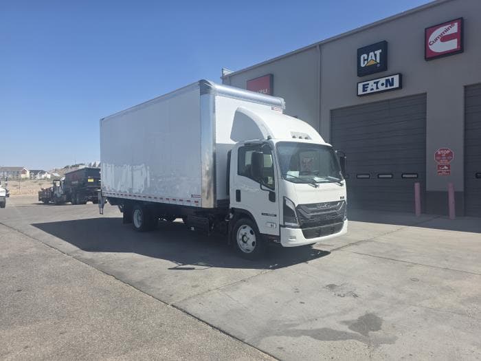 2027 Isuzu NRR — photo 4