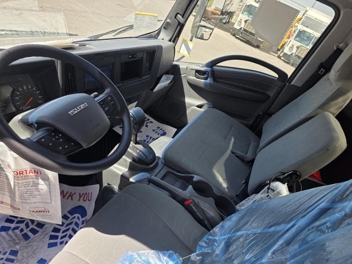 2027 Isuzu NRR — photo 12