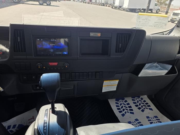 2027 Isuzu NRR — photo 15