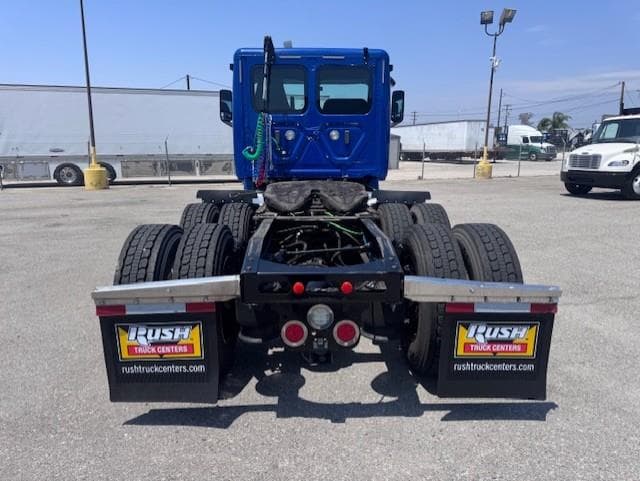2019 Freightliner Cascadia — photo 7