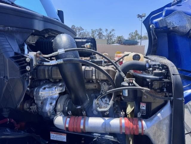 2019 Freightliner Cascadia — photo 14