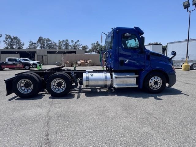 2019 Freightliner Cascadia — photo 5