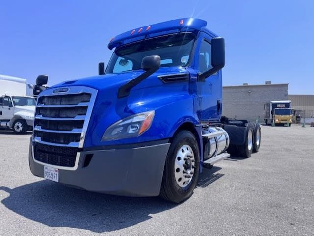 2019 Freightliner Cascadia — photo 2