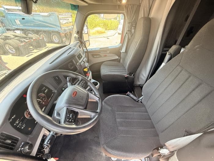 2022 Peterbilt 579 — photo 11