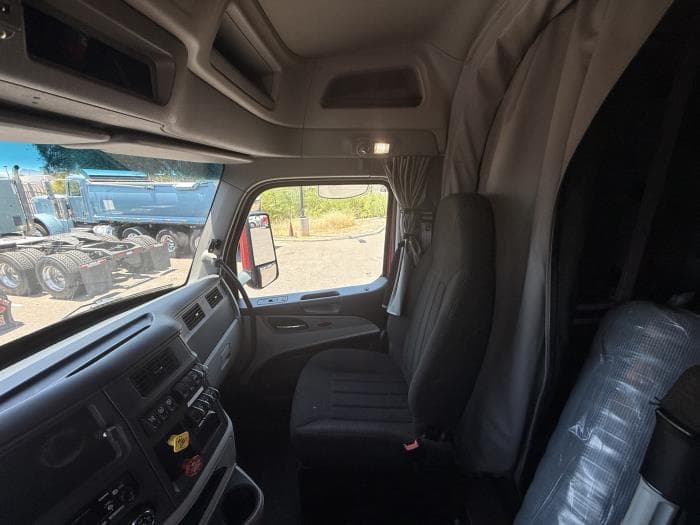 2022 Peterbilt 579 — photo 14