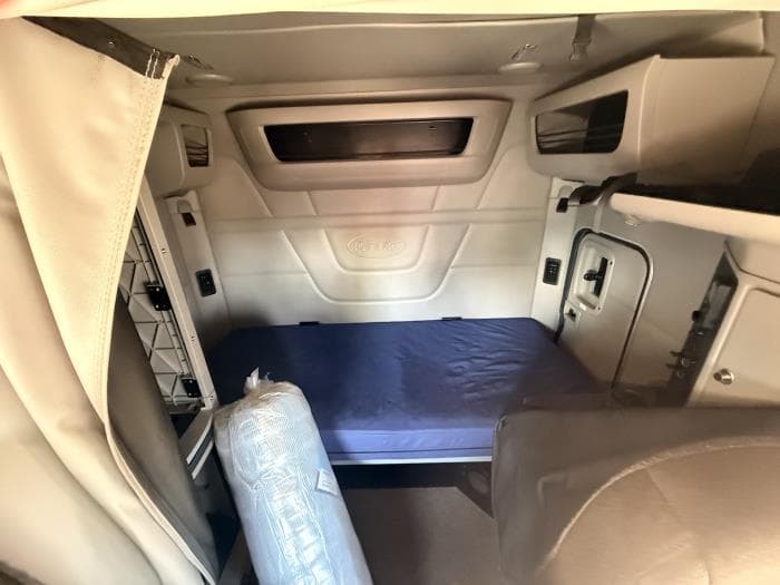 2022 Peterbilt 579 — photo 15