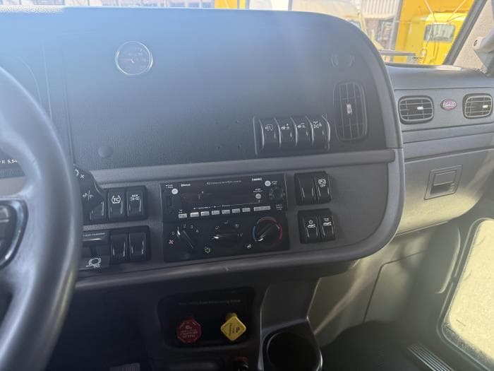 2022 Peterbilt 389 — photo 6