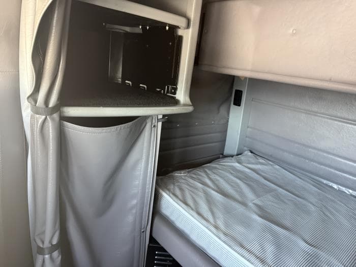 2022 Peterbilt 389 — photo 11