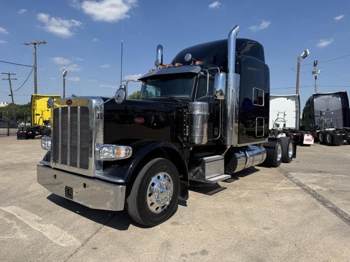 2022 Peterbilt 389 — photo 2