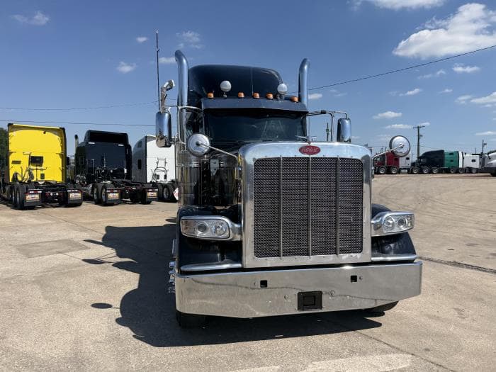 2022 Peterbilt 389 — photo 23