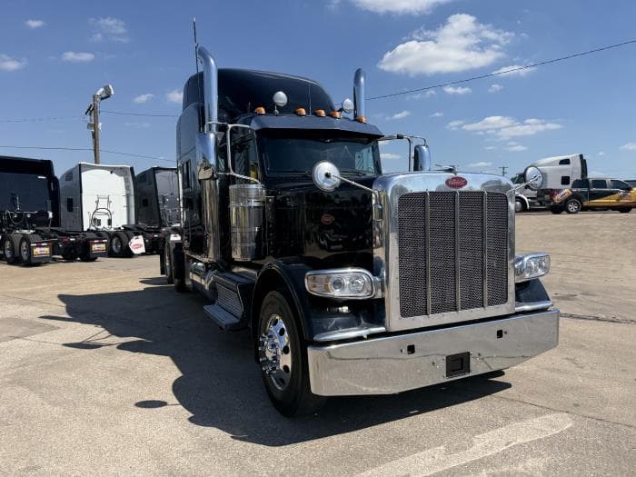 2022 Peterbilt 389 — photo 24