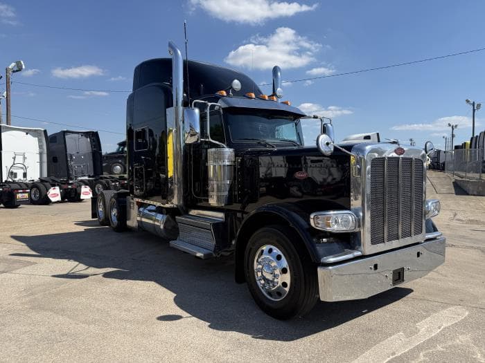 2022 Peterbilt 389 — photo 25