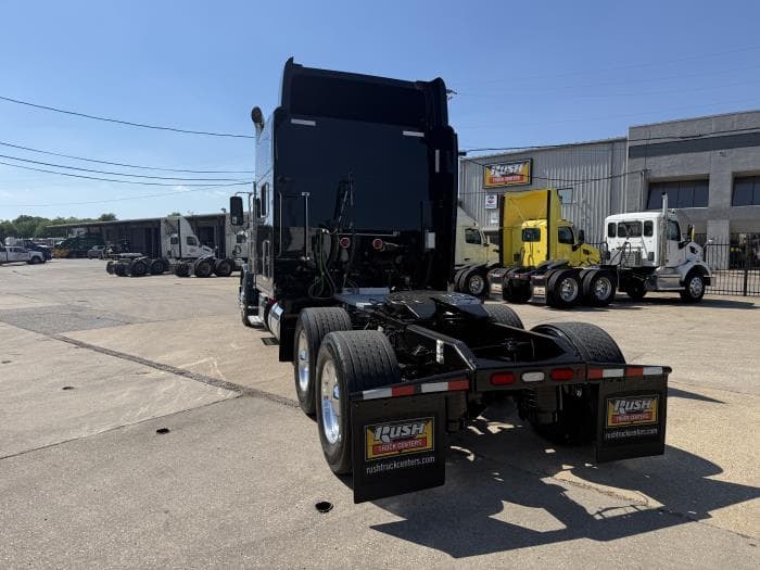 2022 Peterbilt 389 — photo 37