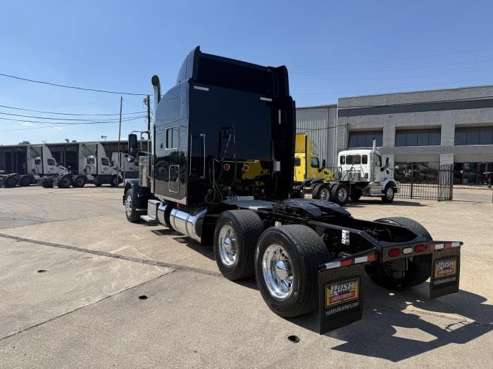 2022 Peterbilt 389 — photo 38