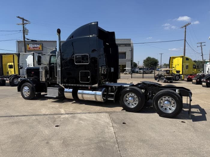 2022 Peterbilt 389 — photo 41