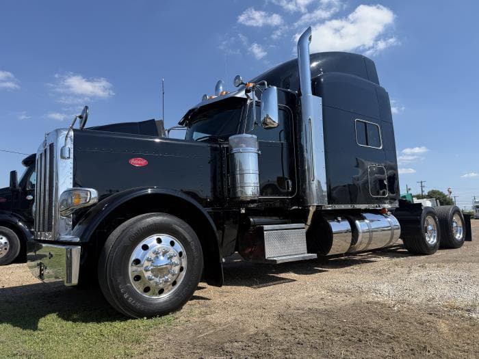 2022 Peterbilt 389 — photo 47