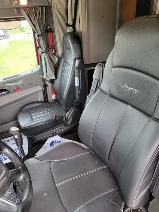 2019 Peterbilt 579 — photo 19