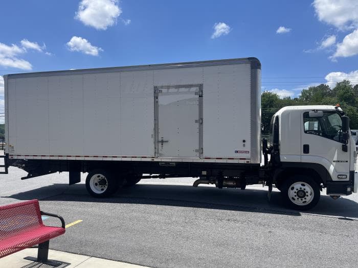 2023 Isuzu FTR — photo 5