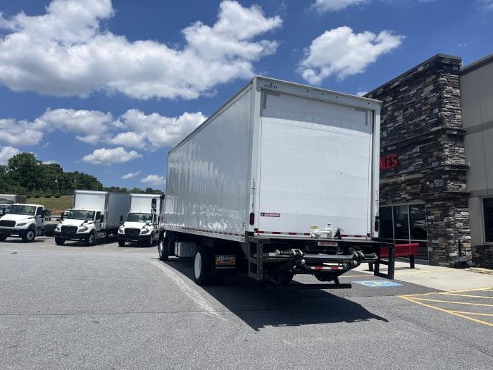 2023 Isuzu FTR — photo 8