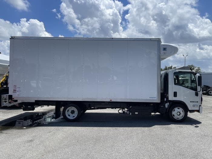 2026 Isuzu NRR — photo 8