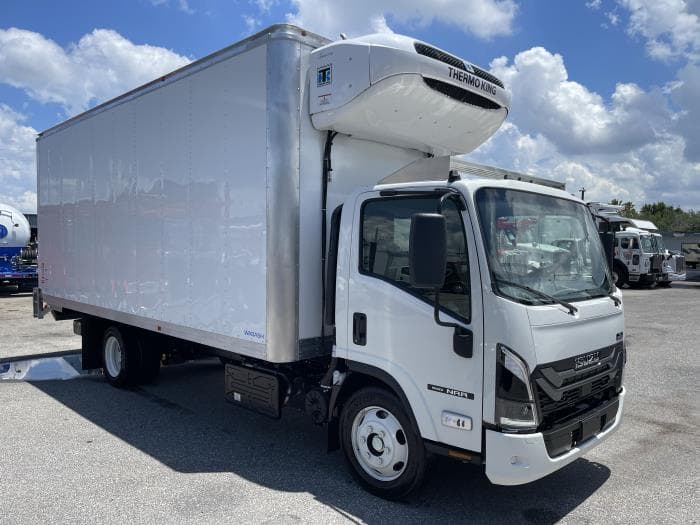 2026 Isuzu NRR — photo 9