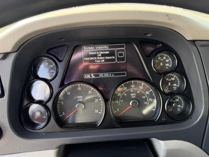 2021 Peterbilt 567 — photo 28