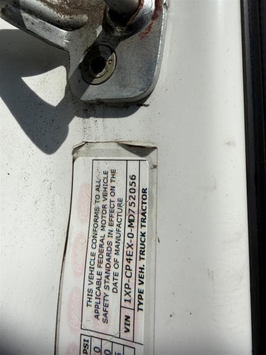 2021 Peterbilt 567 — photo 30