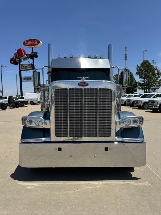 2025 Peterbilt 589 — photo 4