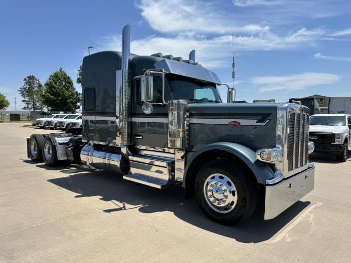 2025 Peterbilt 589 — photo 3
