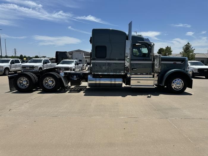 2025 Peterbilt 589 — photo 6