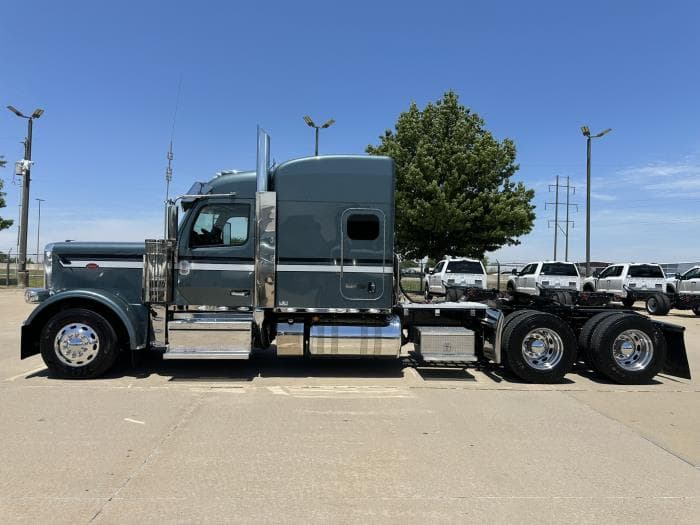 2025 Peterbilt 589 — photo 7