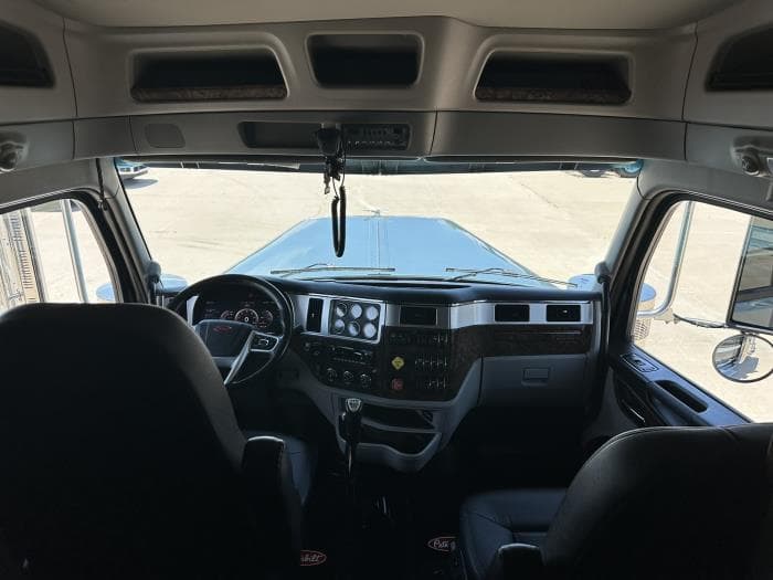 2025 Peterbilt 589 — photo 11