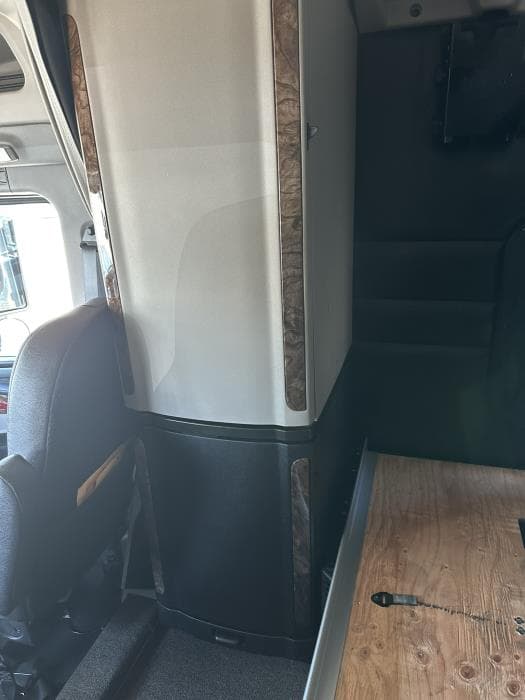 2025 Peterbilt 589 — photo 16