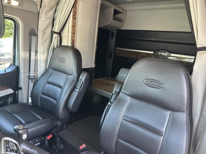 2025 Peterbilt 589 — photo 14