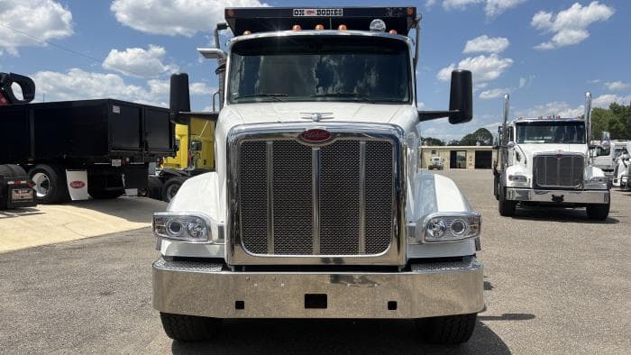 2025 Peterbilt 567 — photo 9
