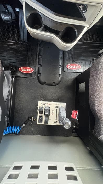 2025 Peterbilt 567 — photo 17