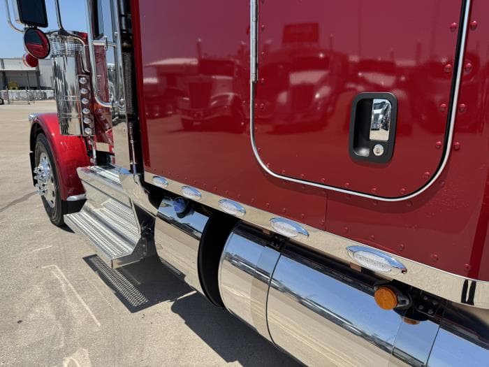 2027 Peterbilt 589 in Houston, TX — photo 11