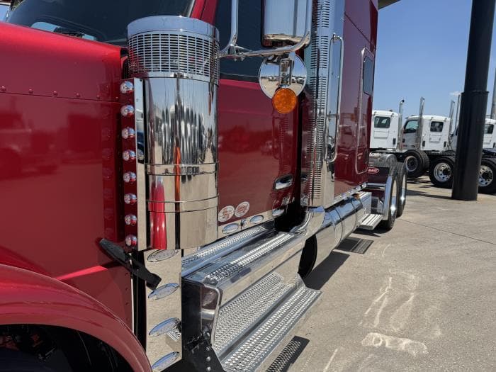 2027 Peterbilt 589 in Houston, TX — photo 13