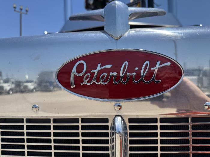 2027 Peterbilt 589 in Houston, TX — photo 15