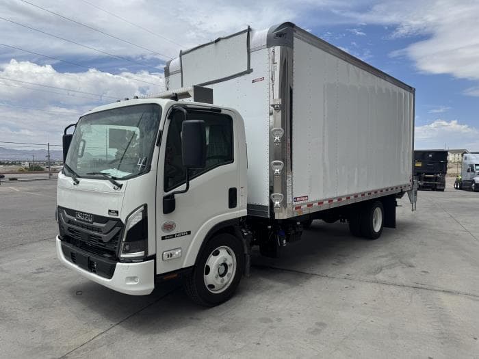 2027 Isuzu NRR — photo 2