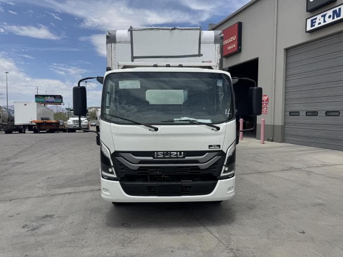 2027 Isuzu NRR — photo 3