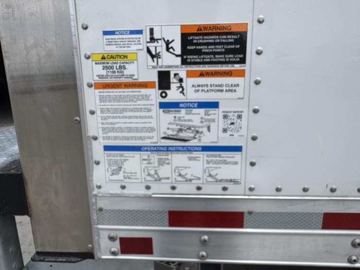 2027 Isuzu NRR — photo 19