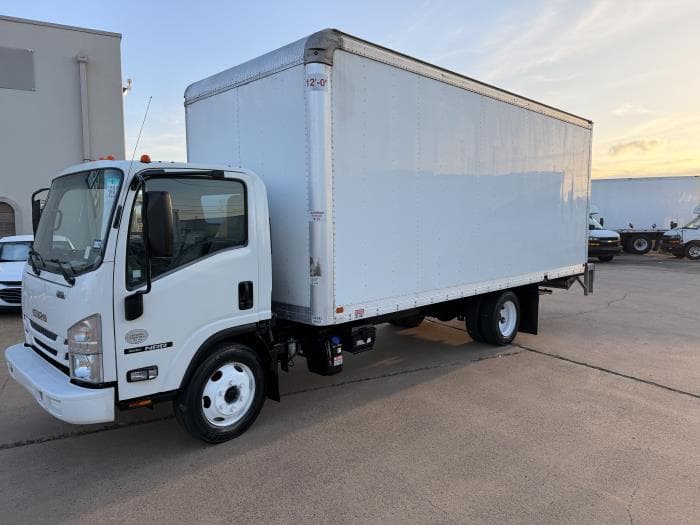 2022 Isuzu NRR — photo 2