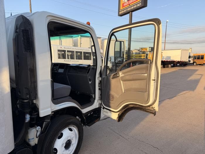 2022 Isuzu NRR — photo 13