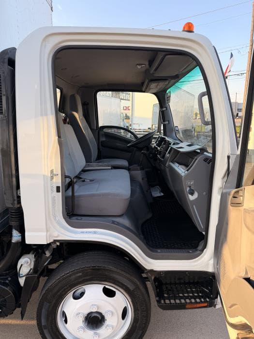 2022 Isuzu NRR — photo 12
