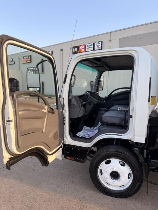 2022 Isuzu NRR — photo 14