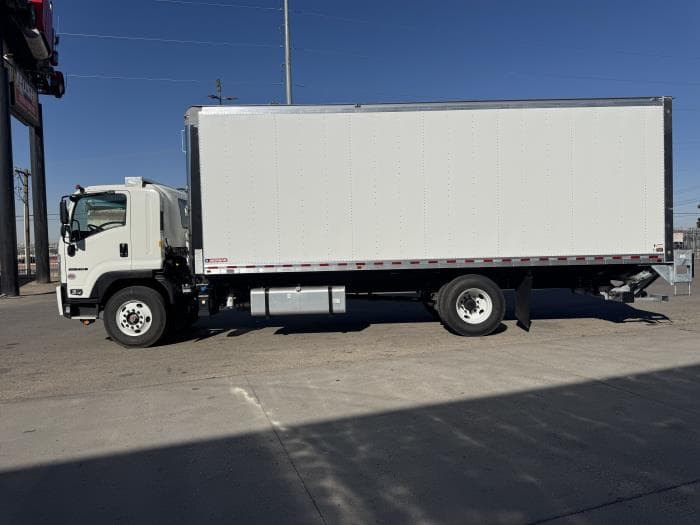 2026 Isuzu FTR — photo 9
