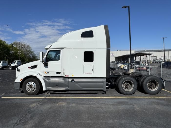 2021 Peterbilt 579 — photo 3