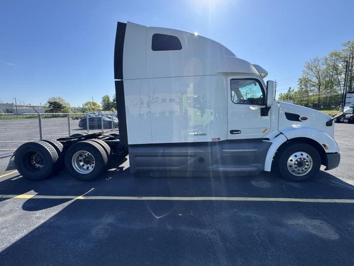 2021 Peterbilt 579 — photo 8